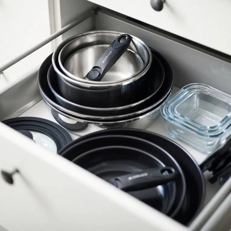 Komplet garnków SMART STEEL z odczepianą rączką 4 el.