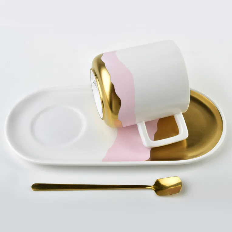 Kubek GOLD MARY ze spodkiem i łyżeczką różowy 0,26 l