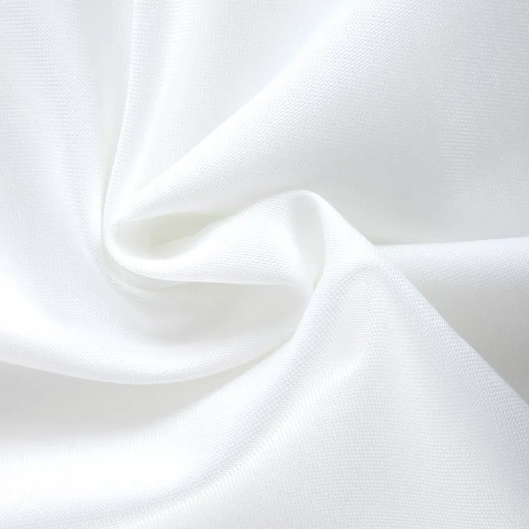 Obrus LOIS gładki biały plamoodporny 110x130 cm