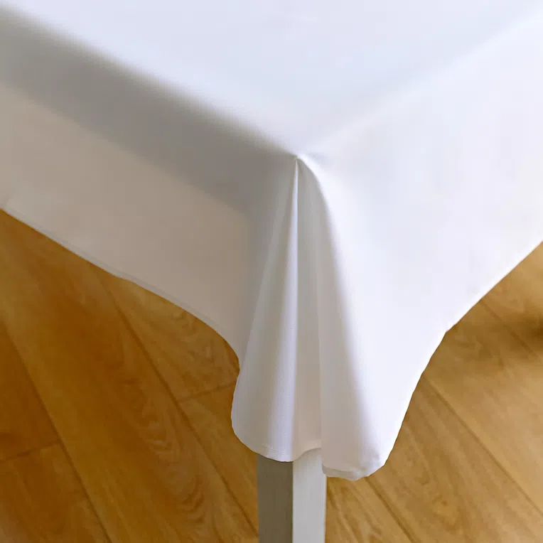 Obrus LOIS gładki biały okrągły plamoodporny 180 cm