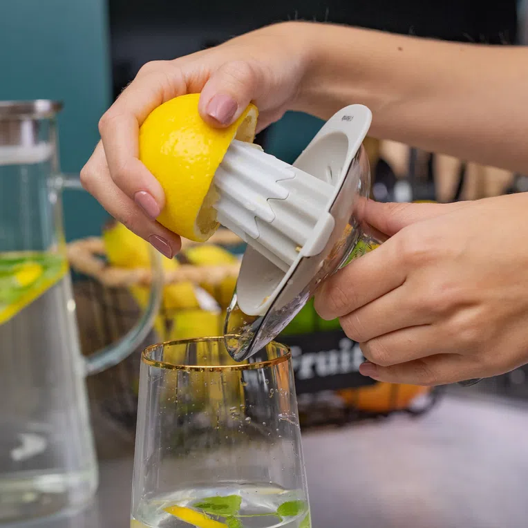 Wyciskacz EASY COOK do cytrusów 17 cm