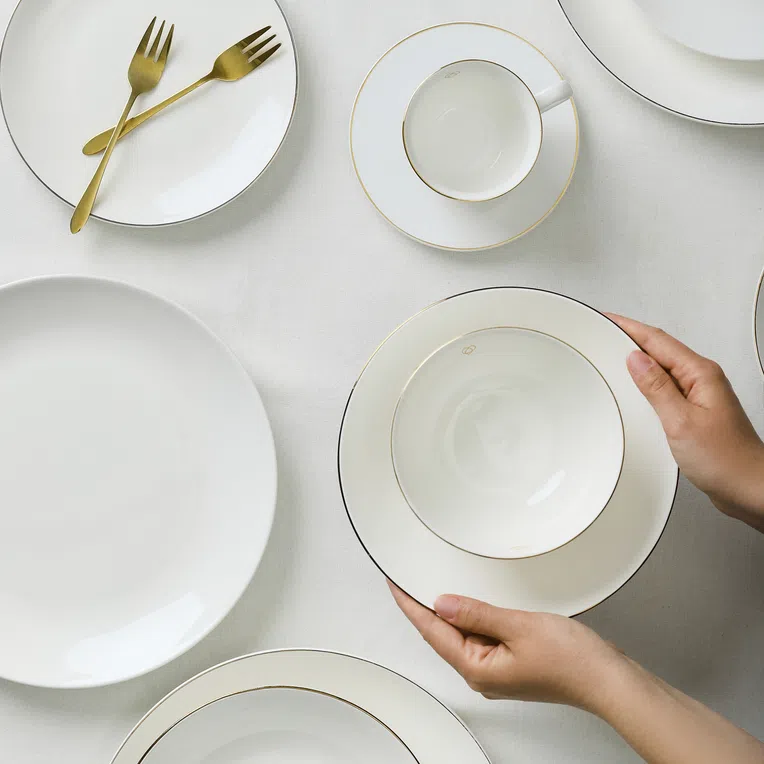 Miska AURO ze złotą obwódką 14 cm