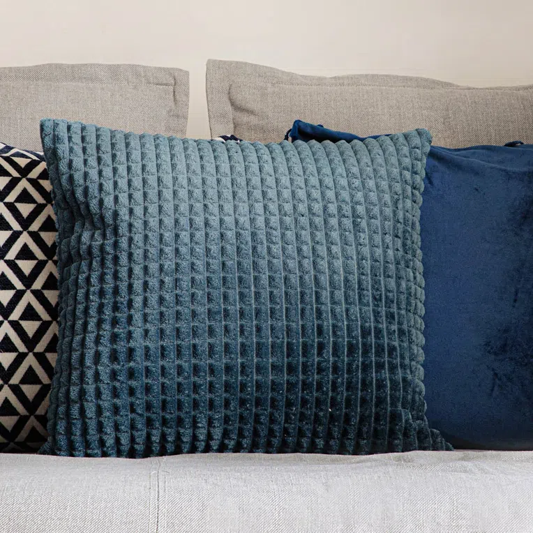 Poszewka GOFER z wytłoczeniami granatowa 45x45 cm