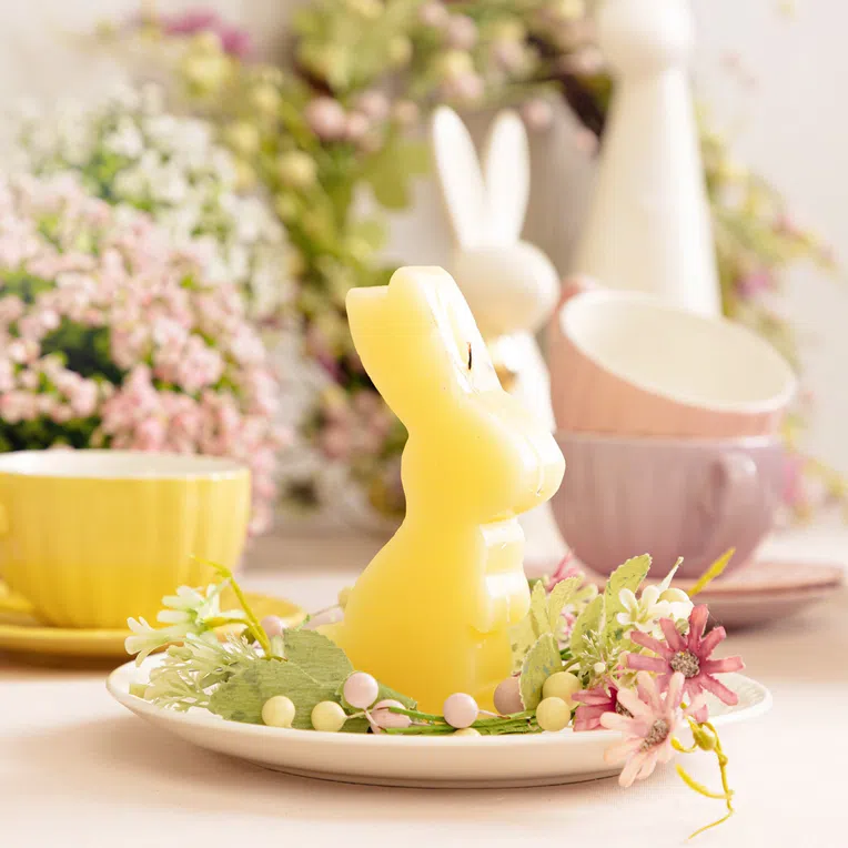 Świeca wielkanocna UGIE królik żółty 15 cm