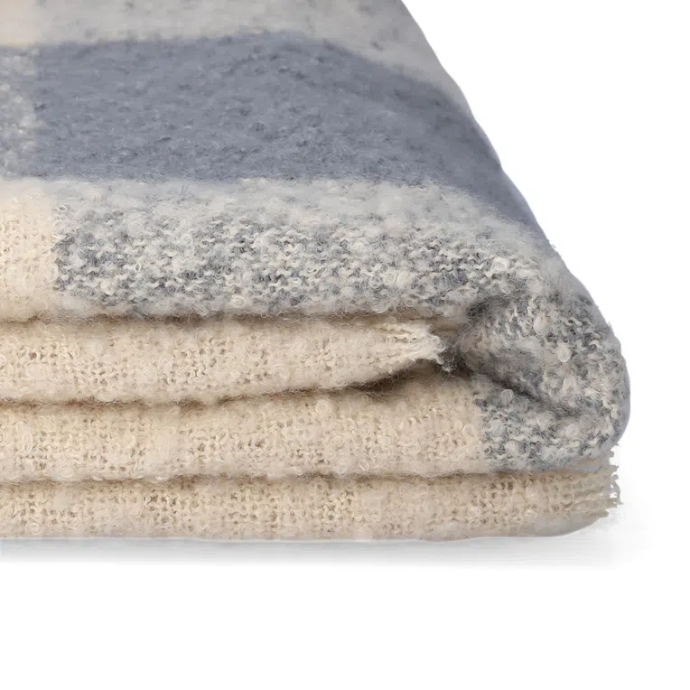 Koc ALLORA z przędzy boucle beżowy 130x170 cm