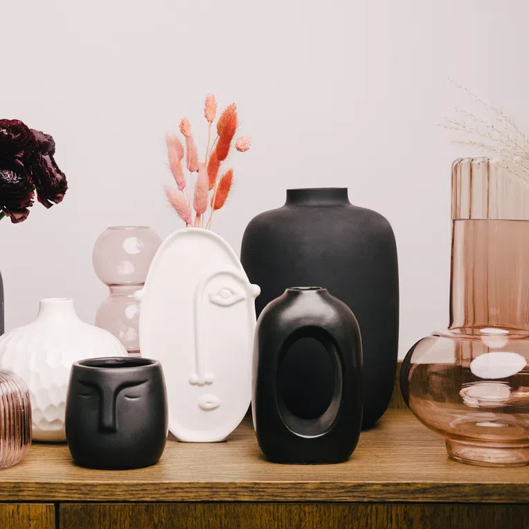 Wazon FORA z dziurą czarny 11x6x17 cm