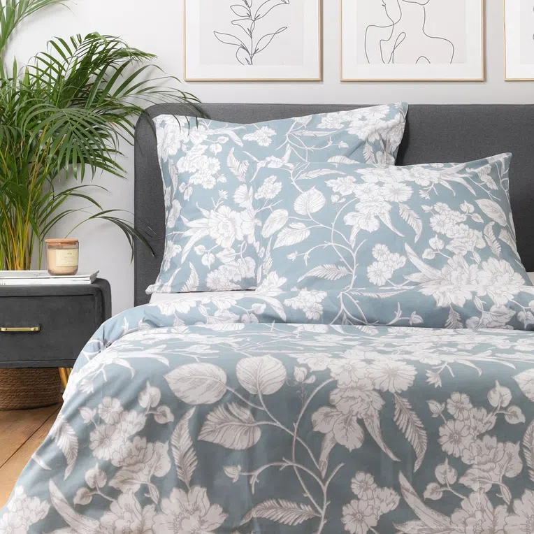Pościel GRACIA z mikrofibry niebieska w białe kwiaty 160x200 cm