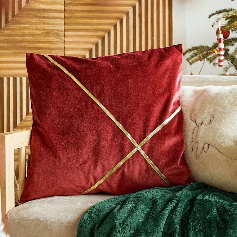 Poszewka GILZA ze złotym paskiem bordowa 45x45 cm