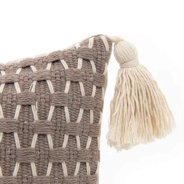 Poszewka JARI z frędzlami pleciona 45x45 cm