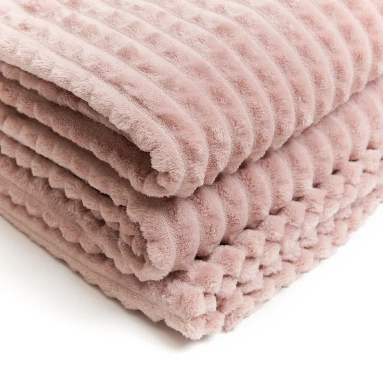 Koc GOFER z wytłoczeniami brudny róż 150x200 cm