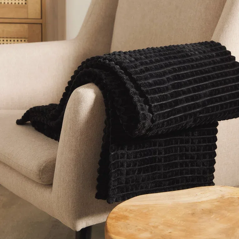 Koc GOFER z wytłoczeniami czarny 150x200 cm