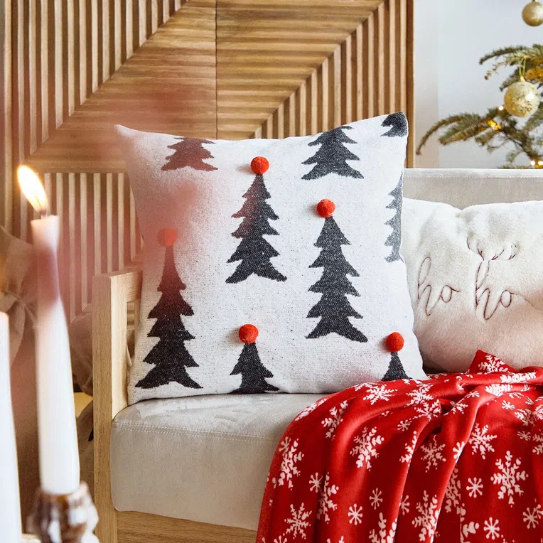 Poszewka BELLY w choinki i pompony szara 45x45 cm