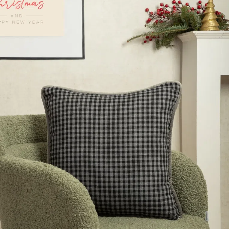 Poszewka BARD w kratę beżowa 45x45 cm