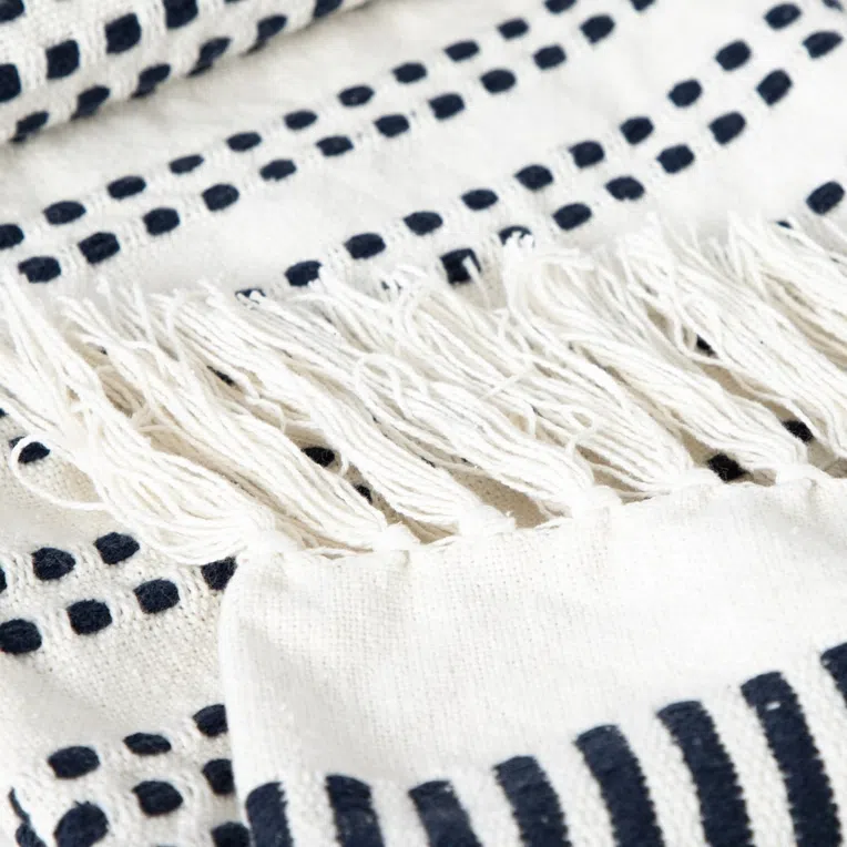 Pled PARAT bawełniany w granatowe przeszycia 130x170 cm