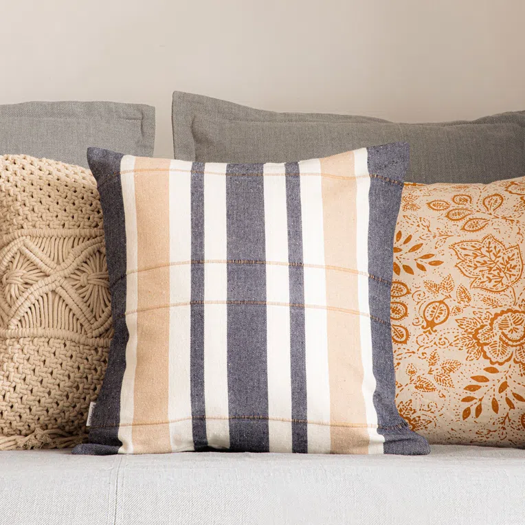 Poszewka REZZA w beżowo niebieskie paski 45x45 cm