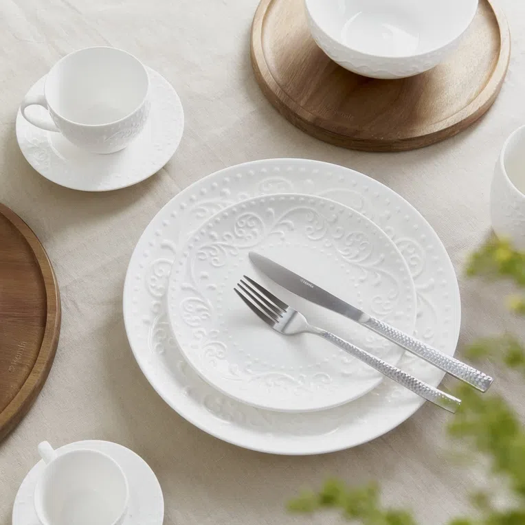 Filiżanka SYLIA duża biała z ornamentem 0,25 l