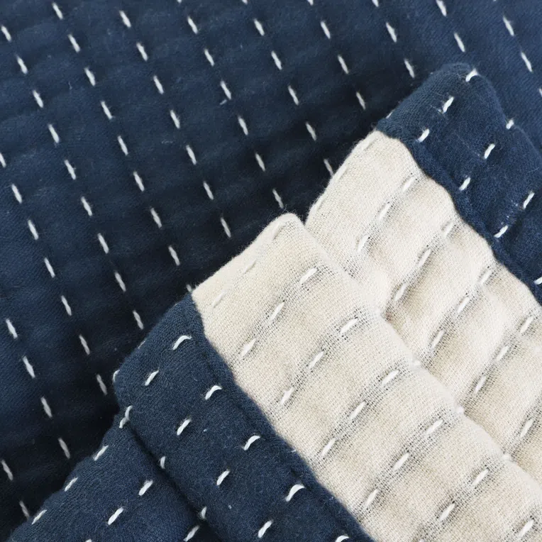 Narzuta SELINA muślinowa z przeszyciami beżowo-niebieska 180x220 cm