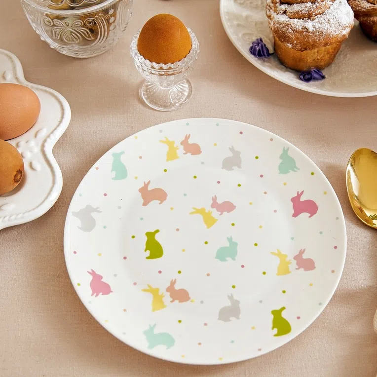 Talerz wielkanocny RABBITO deserowy z kolorowymi zającami 20 cm