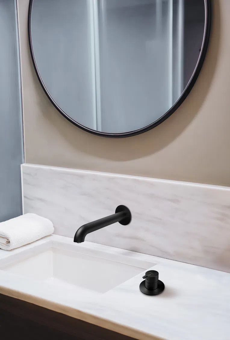 Lustro łazienkowe okrągłe 60x60 cm Deante Round w ramie nero ADR_N831