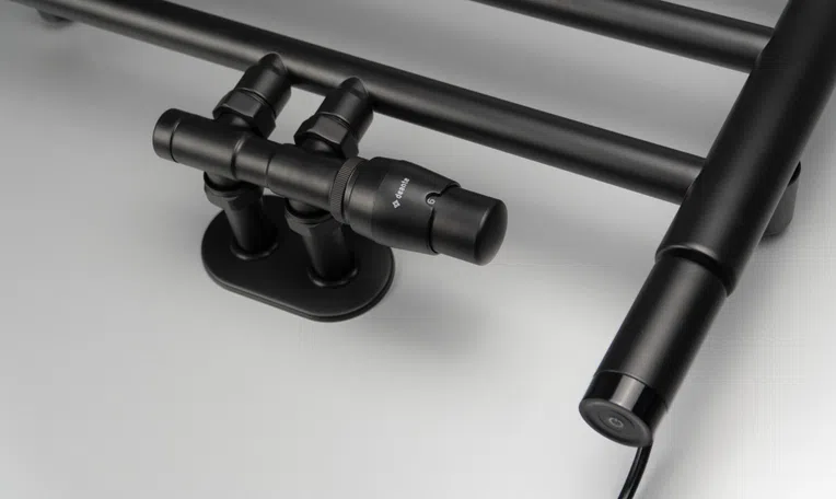 Grzejnik łazienkowy 50x121 cm Silia Deante nero AGI_NG41