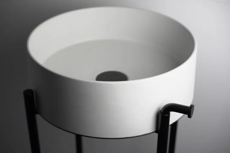 Konsola łazienkowa Deante Silia 36x84x36 cm nero CKS_N36A