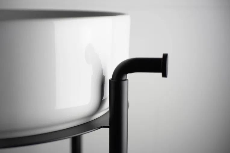 Konsola łazienkowa Deante Silia 36x84x36 cm nero CKS_N36A