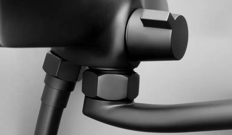 Bateria umywalkowa ścienna Deante Boro nero BMO_N56M