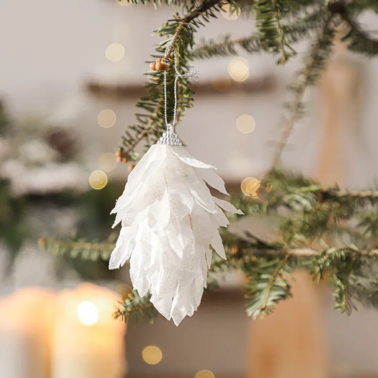 Bombki FEATHER podłużne białe 2 szt.