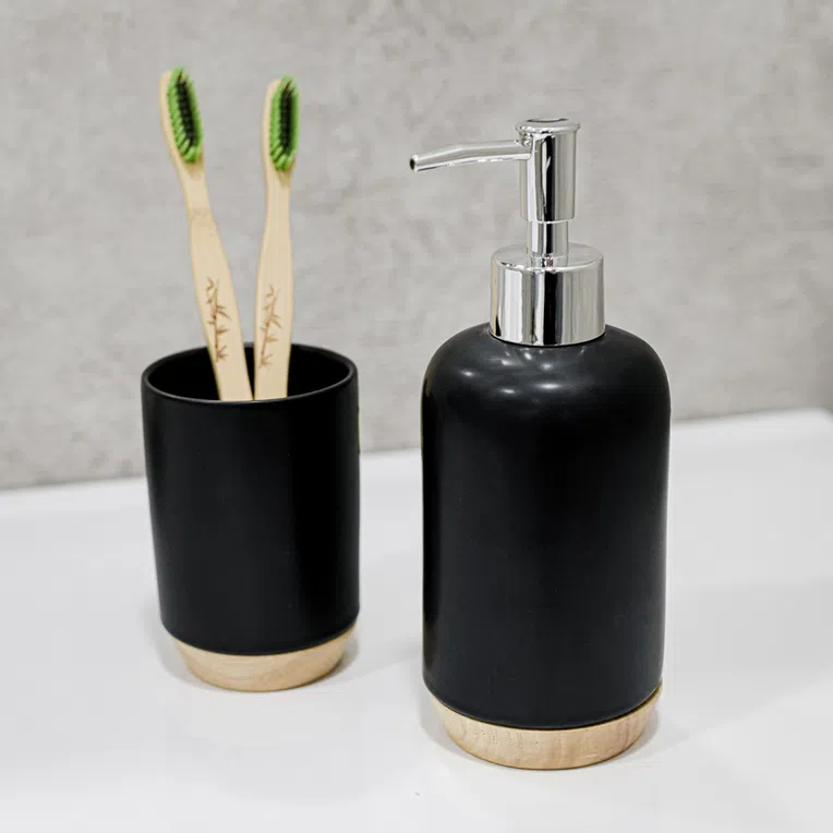 Dozownik łazienkowy JUPITER czarny 0,38 l