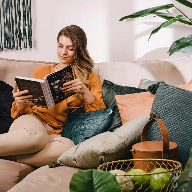 Poszewka MORRIS z frędzlami zielona 45x45 cm