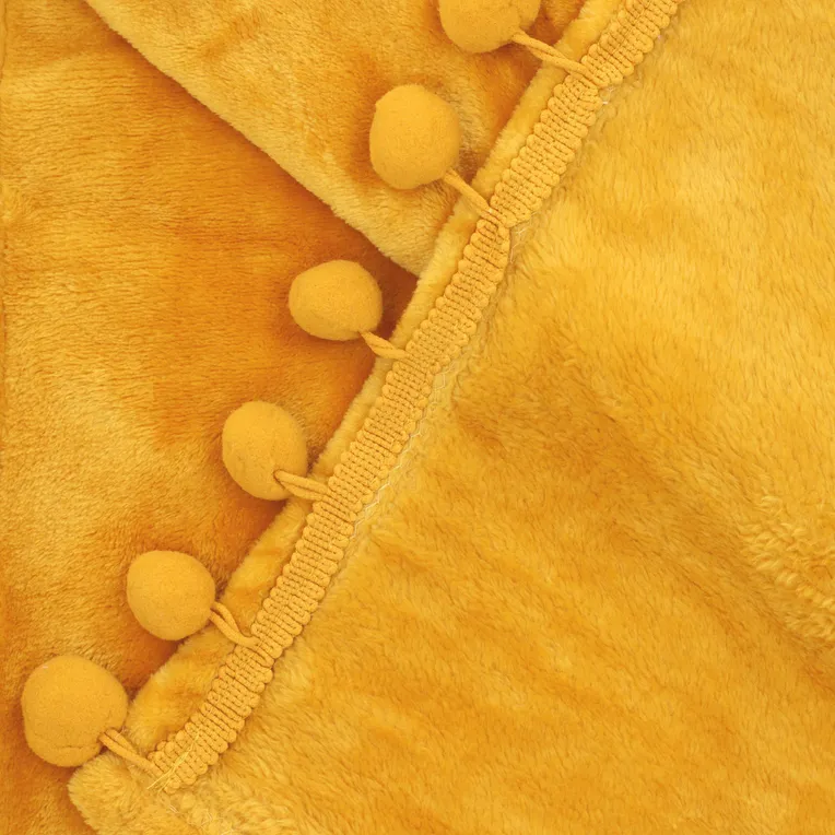 Koc HJO z pomponami musztardowy 150x200 cm