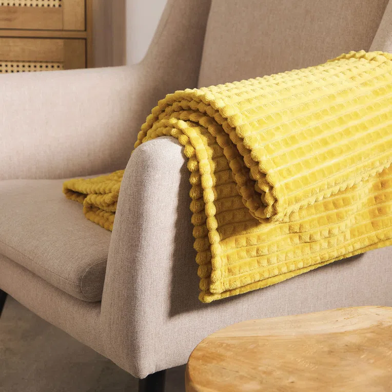 Koc GOFER z wytłoczeniami musztardowy 150x200 cm