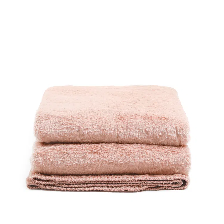 Koc NEW CLUMSY z imitacji króliczego futra różowy 150x200 cm