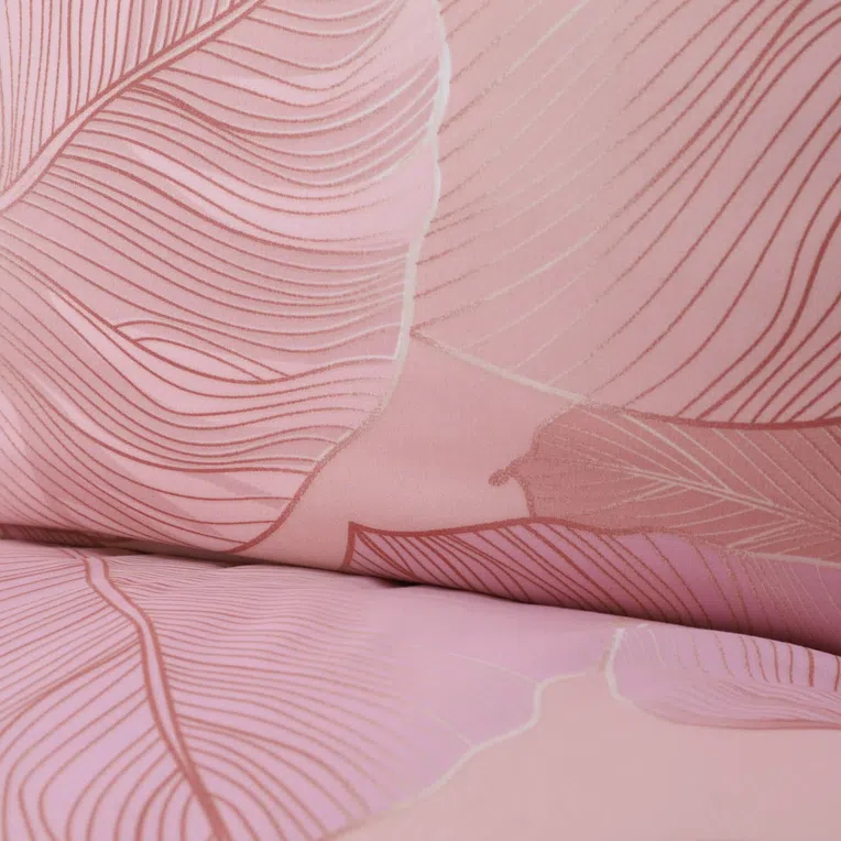 Pościel GALLO z mikrofibry różowa w liście 200x220 cm