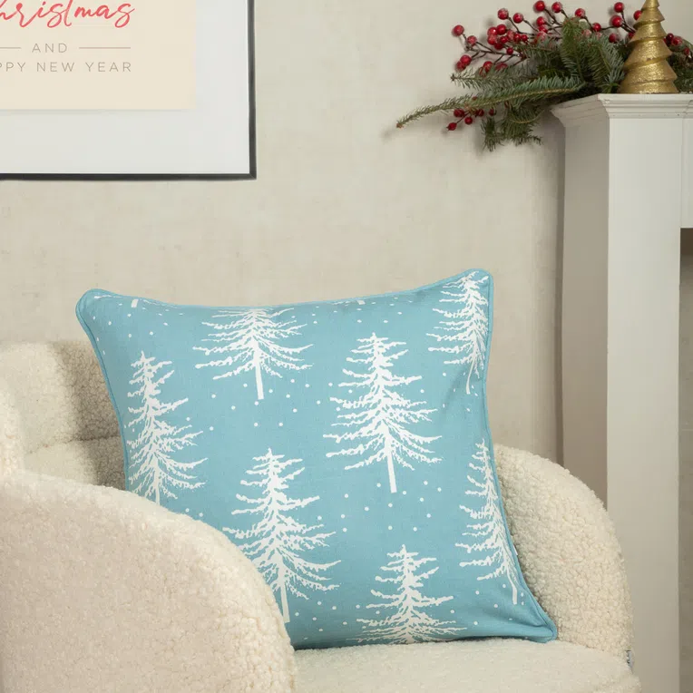 Poszewka TANNA w białe choinki niebieska 45x45 cm