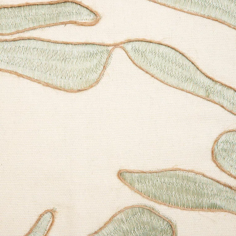 Poszewka FREJA w wyszywane liście beżowa 45x45 cm