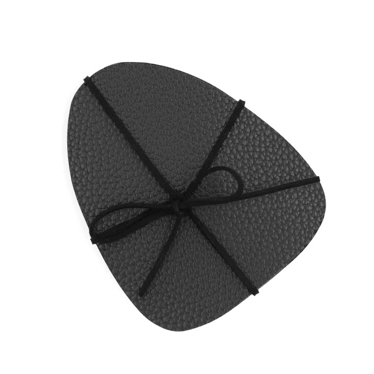 Zestaw podkładek do jadalni FEMELO czarnych 4 szt. 10 cm