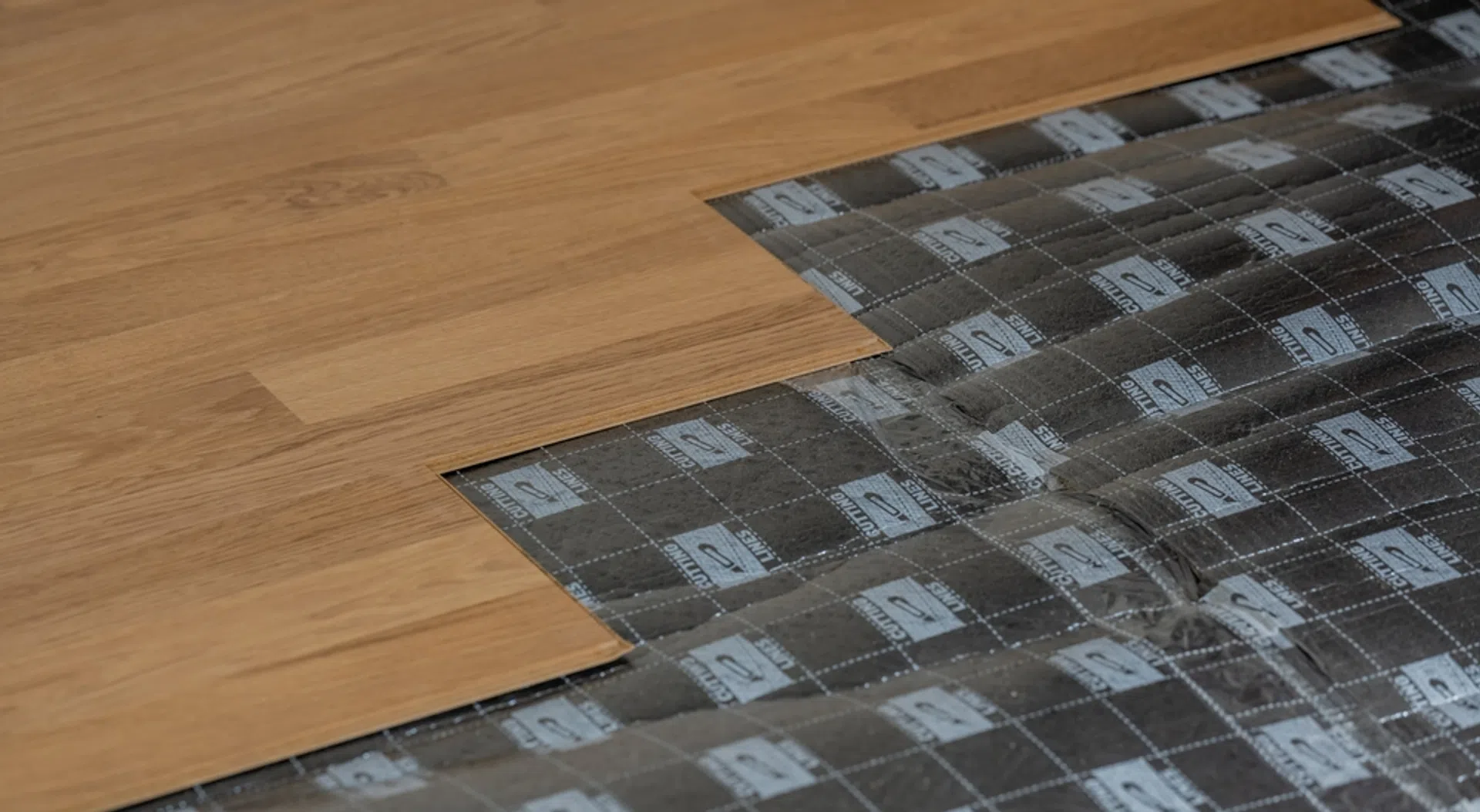 samodzielna naprawa paneli podłogowych