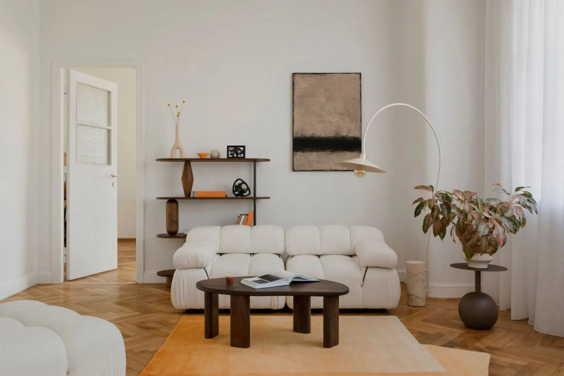 Jak urządzić salon w stylu klasycznym? Podstawy aranżacji i trendy