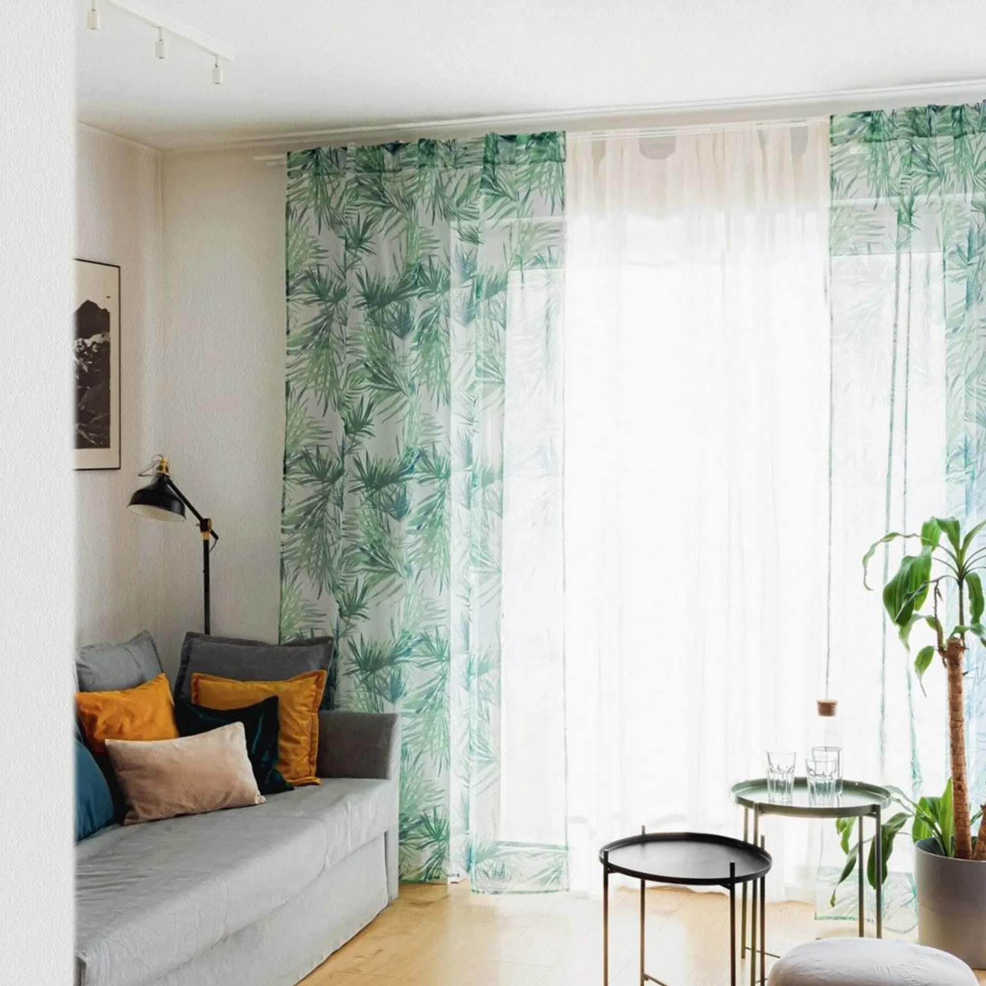 jak zaaranżować okno w sypialni