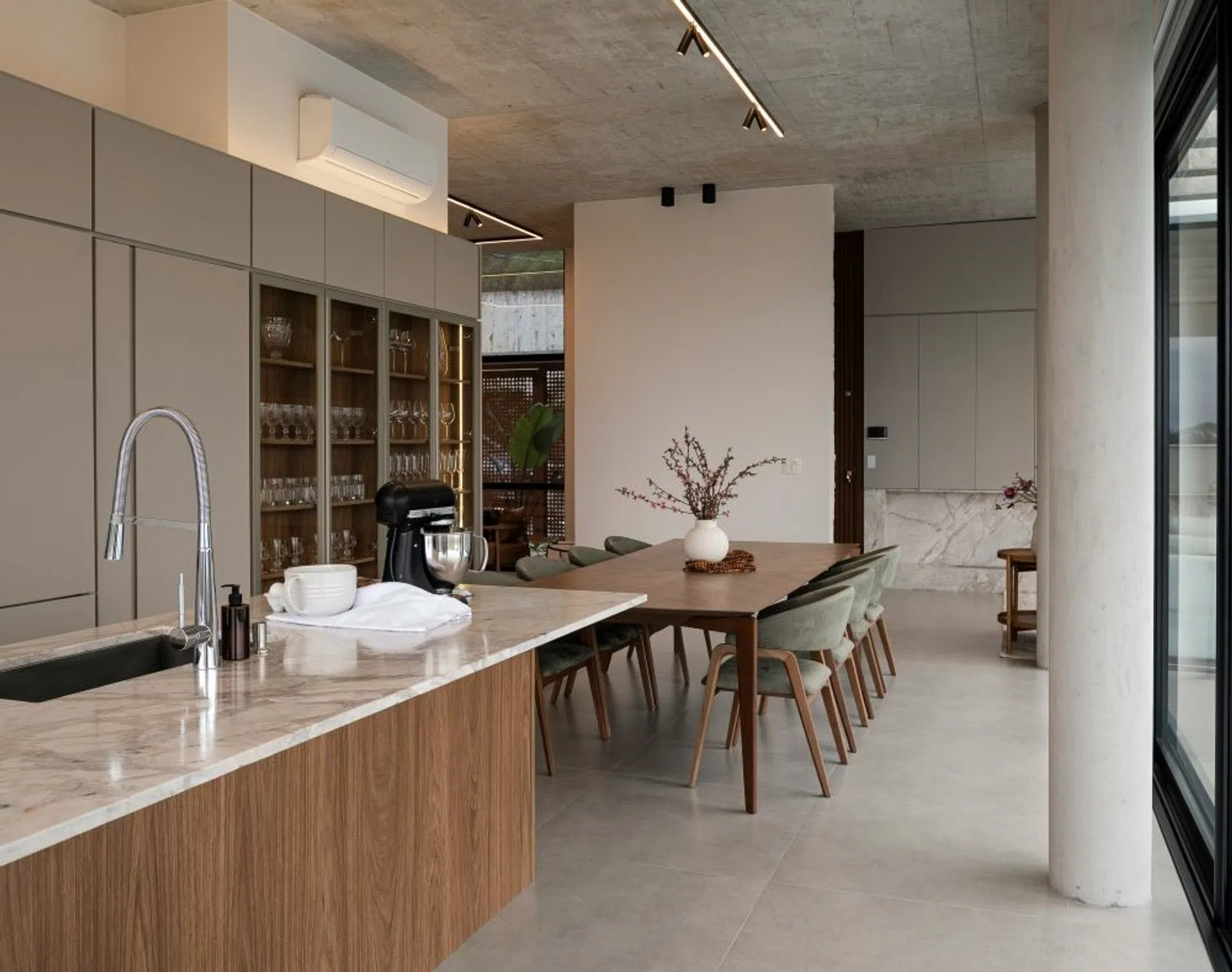 beton architektoniczny w kuchni