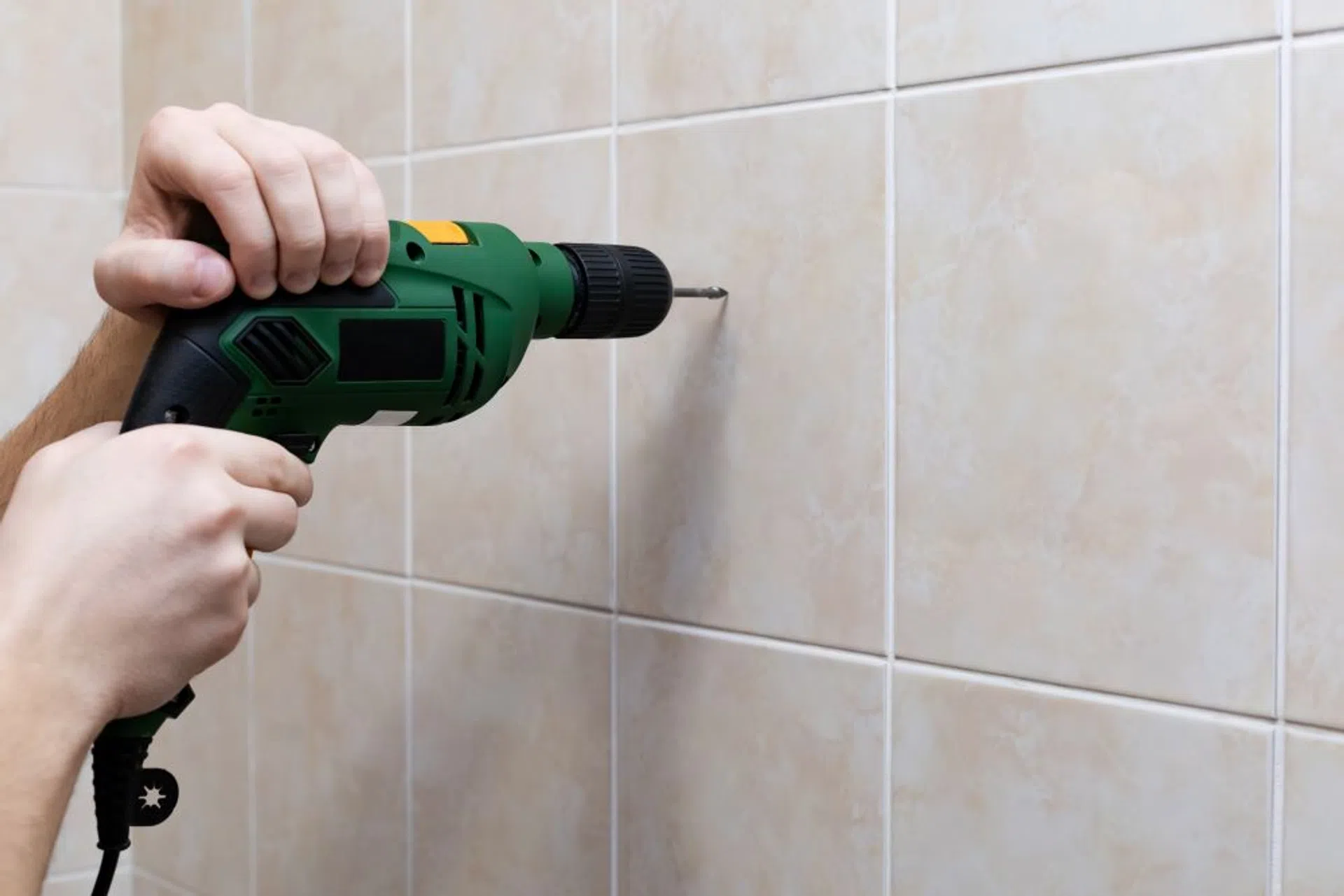 jak wiercić w płytkach