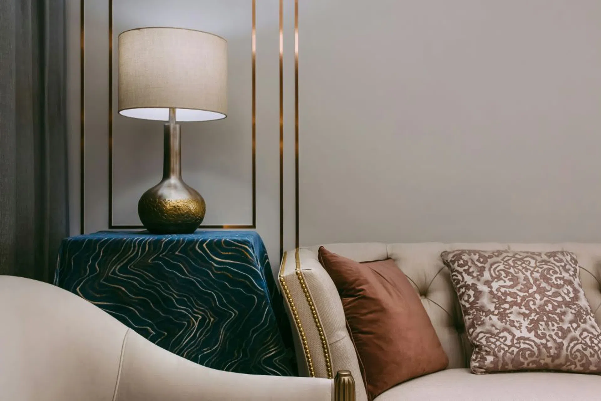 sofa w stylu glamour