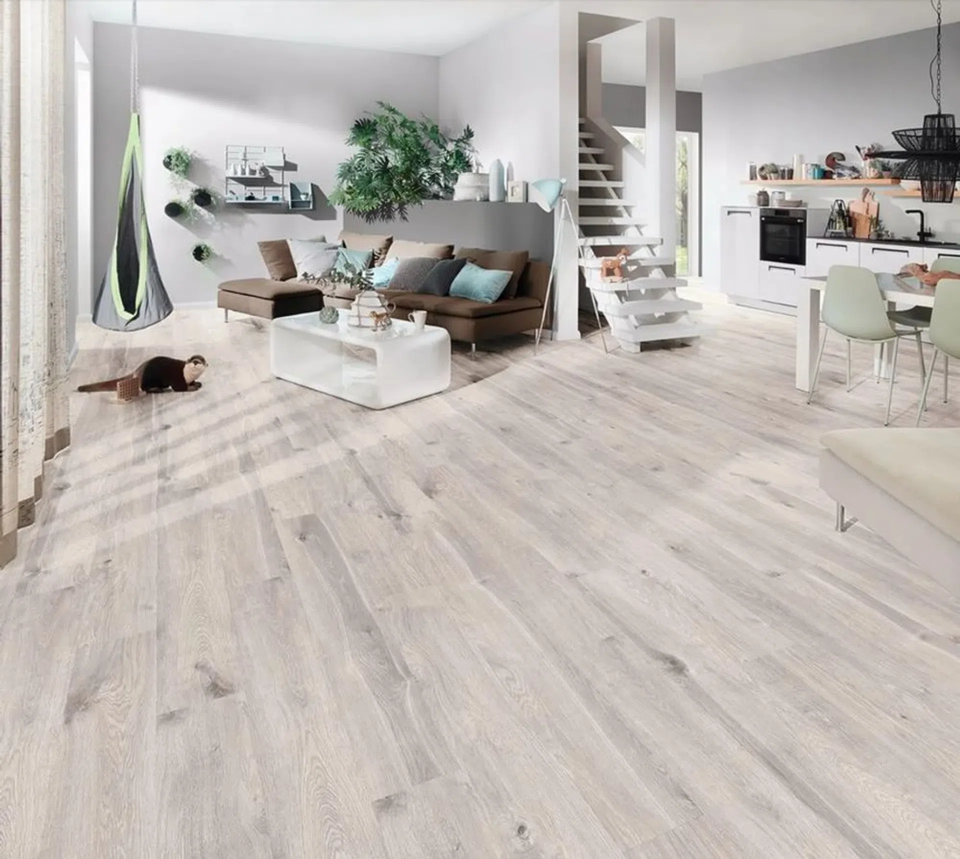 dlaczego panele skrzypią i jak to naprawić