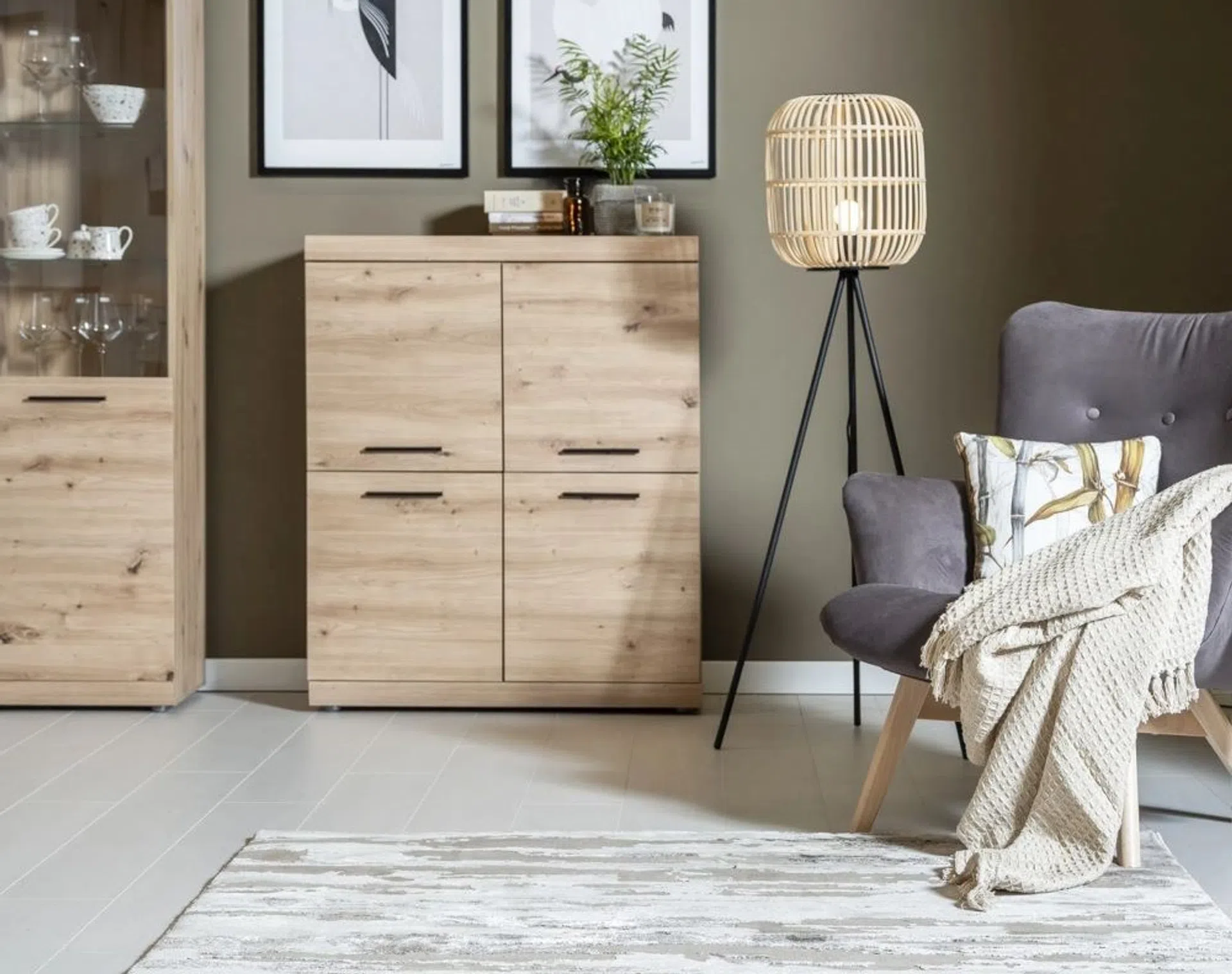 lampa stojąca do czytania