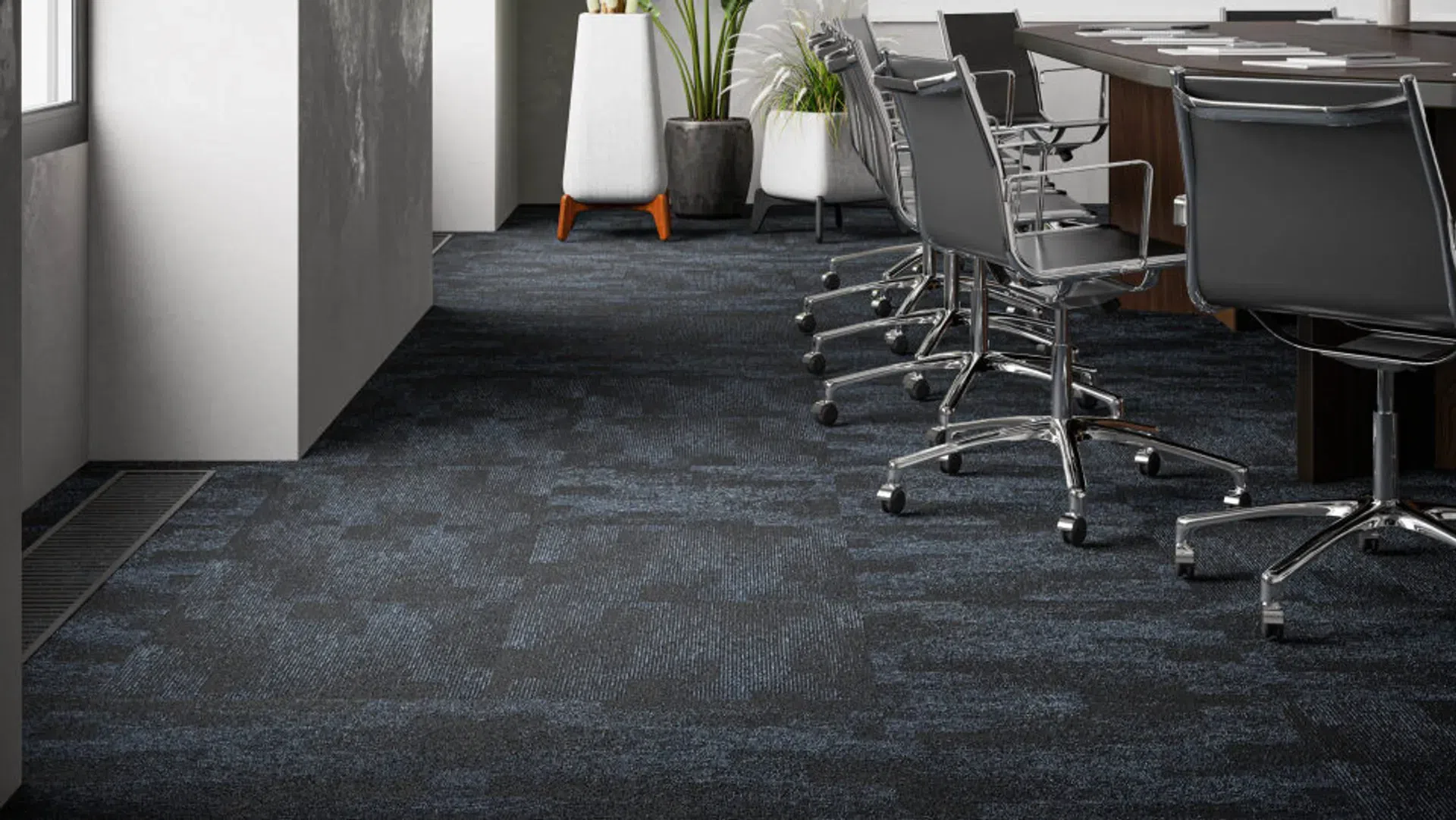 Wykładziny w rolce czy płytki dywanowe