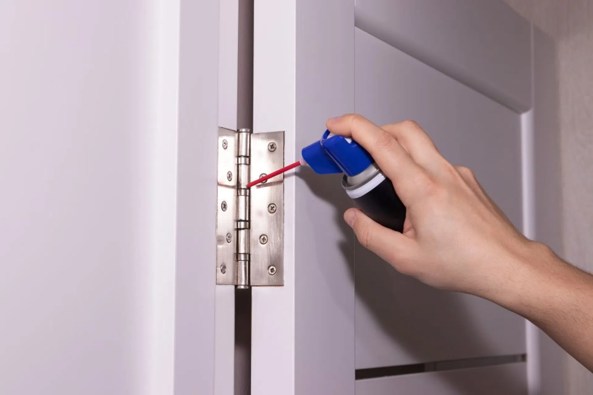 sposoby na skrzypiące drzwi