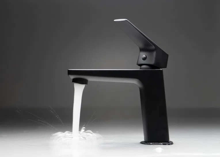 Bateria umywalkowa Deante Blur nero BQL_N20M