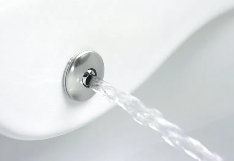 Miska WC z funkcją bidetu wisząca Deante Peonia bezkołnierzowa z deską wolnoopadającą duroplast CBP_6WPW