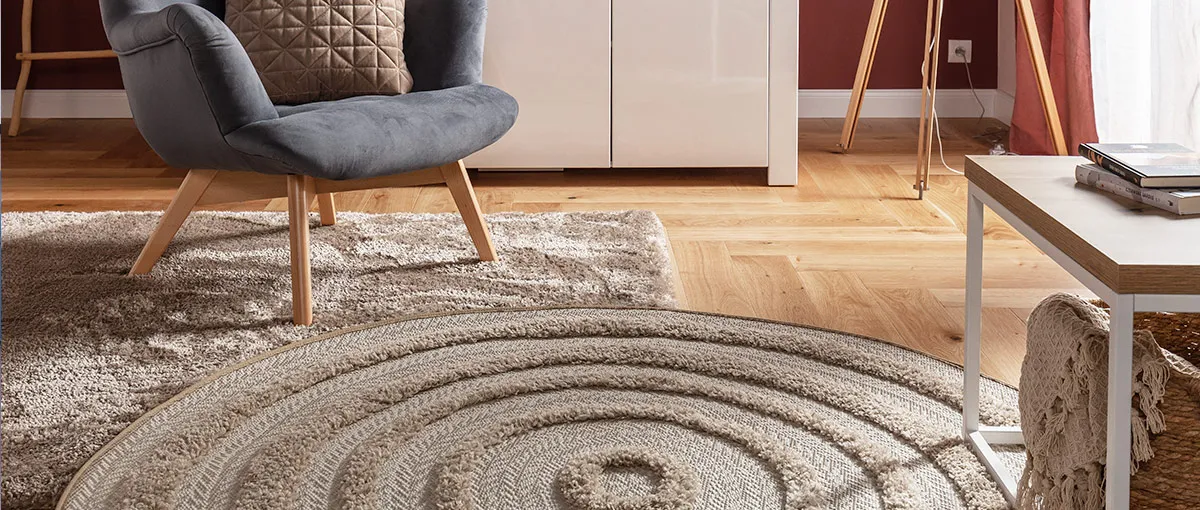 Okrągły dywan do salonu – jak wybrać najlepszy? | Komfort